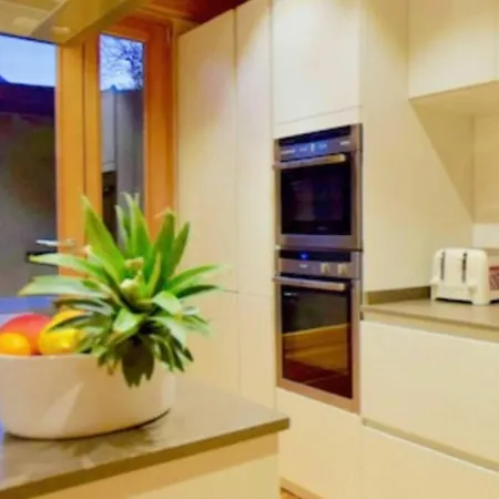 Chalet 8 Person With Hot Tub In Portes Du Soleil